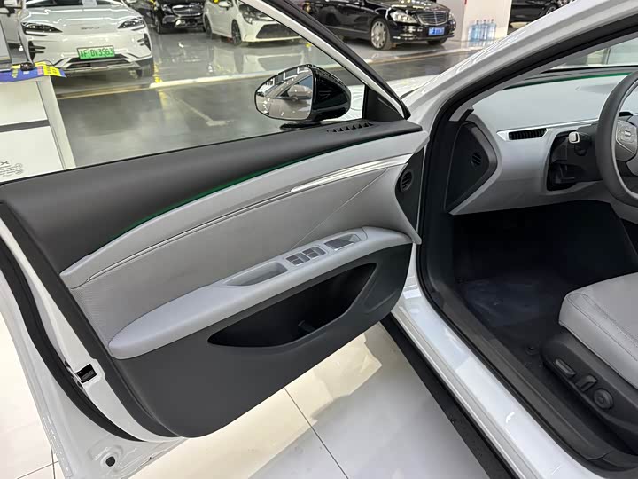 Фото 6 - XPeng Mona M03