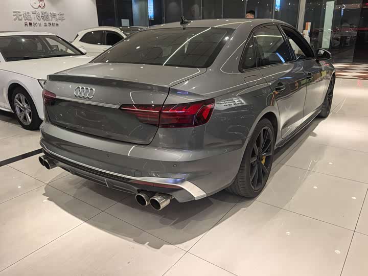 Фото 3 - Audi S4