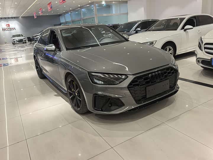 Фото 5 - Audi S4