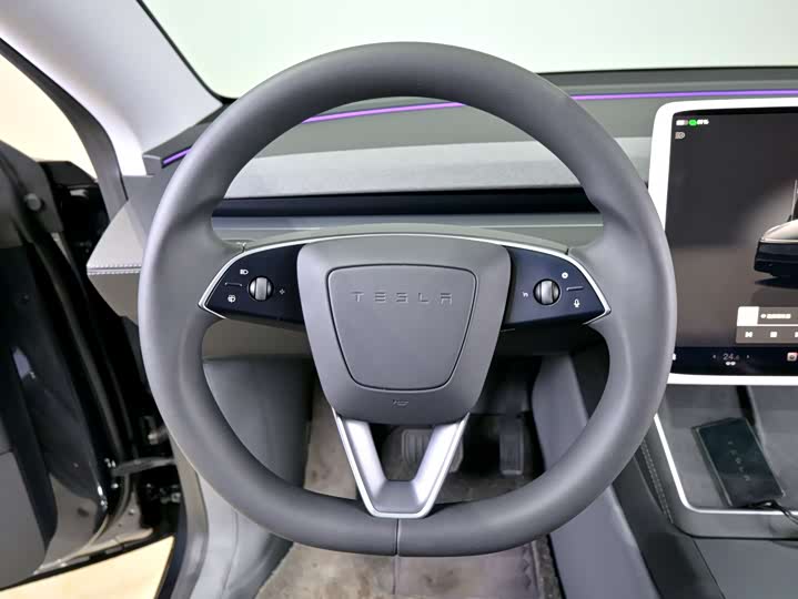Photo 8 - Tesla Model Y