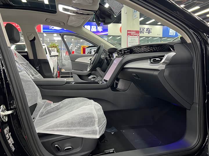 Фото 7 - Hongqi H5