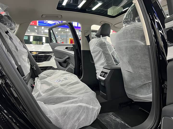 Фото 8 - Hongqi H5