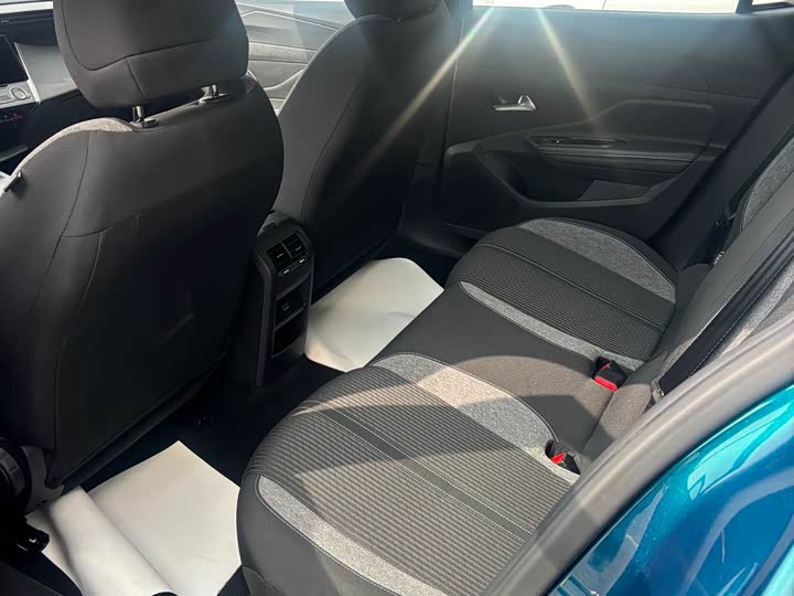 Фото 4 - Peugeot 408X