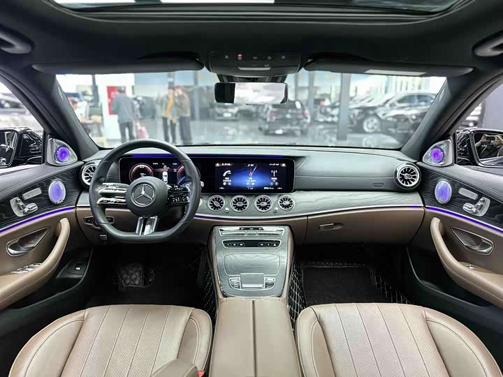 Фото 5 - Mercedes-Benz E-Class