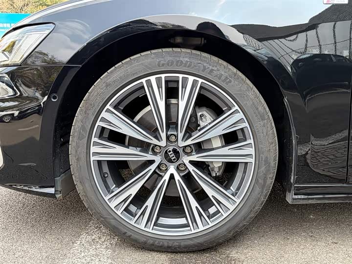 Фото 5 - Audi A6L