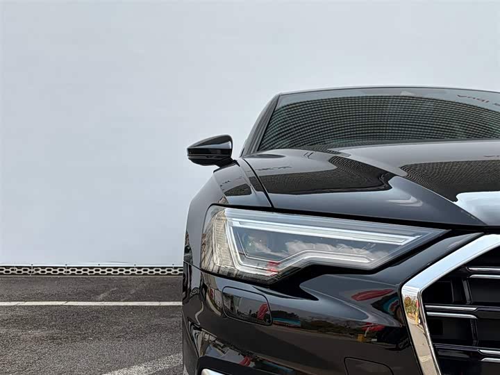 Фото 7 - Audi A6L