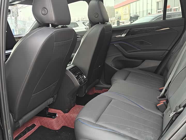 Фото 4 - Volkswagen Tiguan L Pro