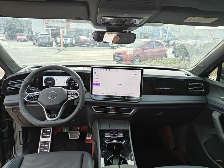 Фото 5 - Volkswagen Tiguan L Pro