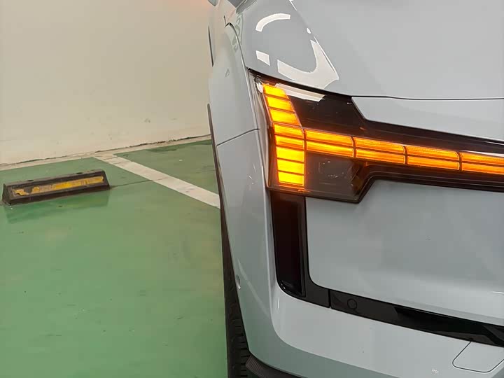 Фото 4 - Volvo EX30