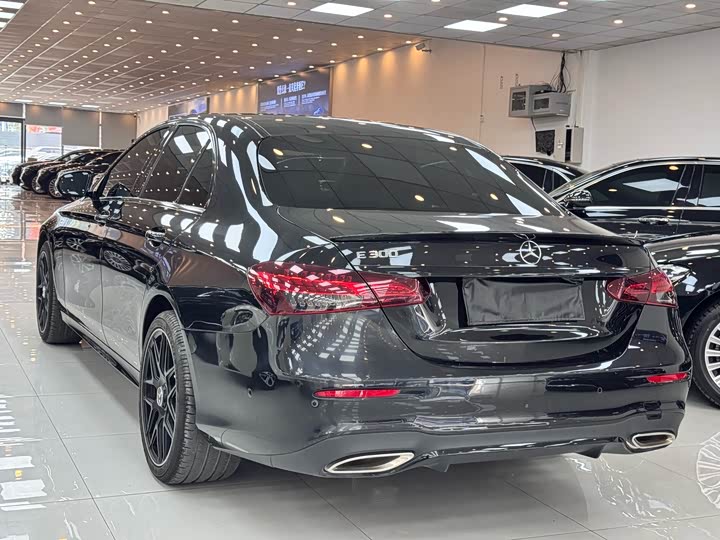 Фото 5 - Mercedes-Benz E-Class