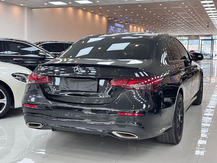 Фото 6 - Mercedes-Benz E-Class