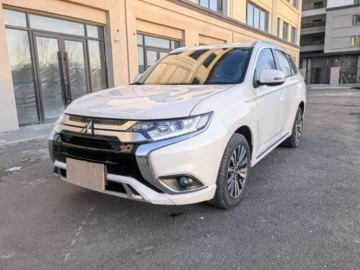 Фото 1 - Mitsubishi Outlander
