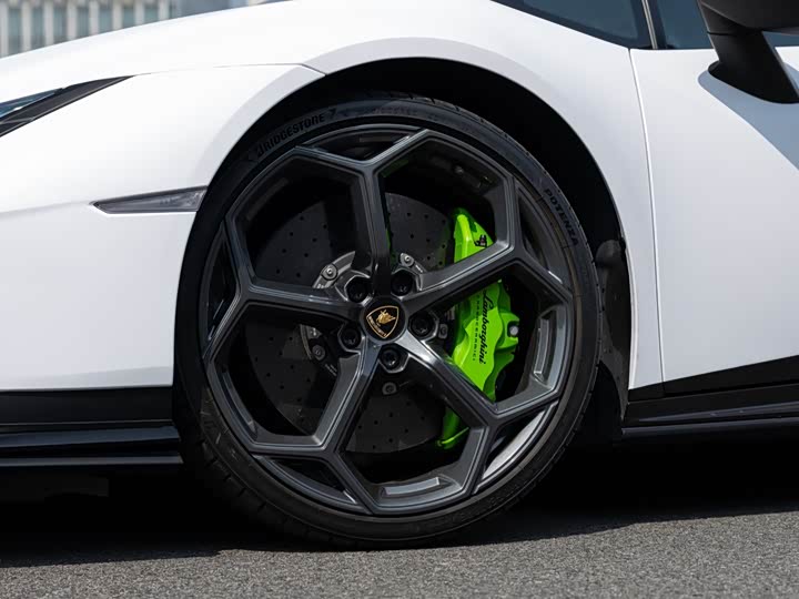 Фото 8 - Lamborghini Huracán