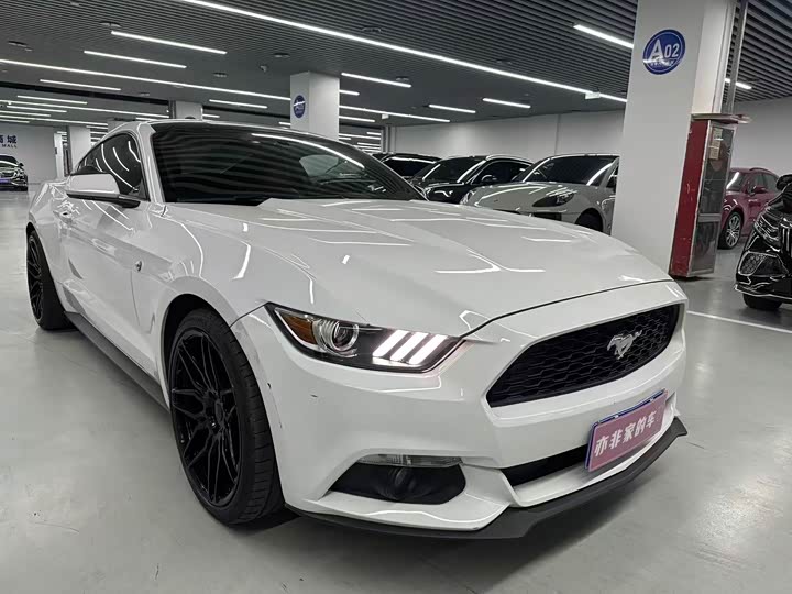 Photo 3 - Ford Mustang