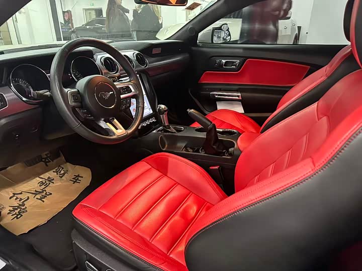 Photo 4 - Ford Mustang