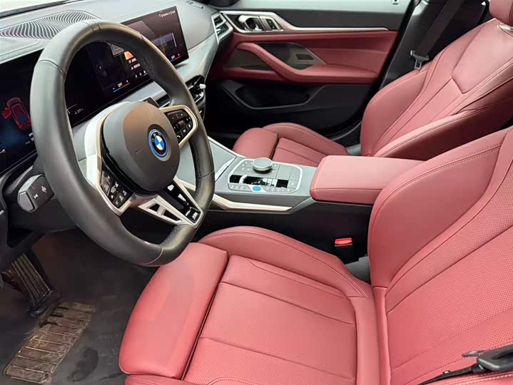 Фото 8 - BMW i4