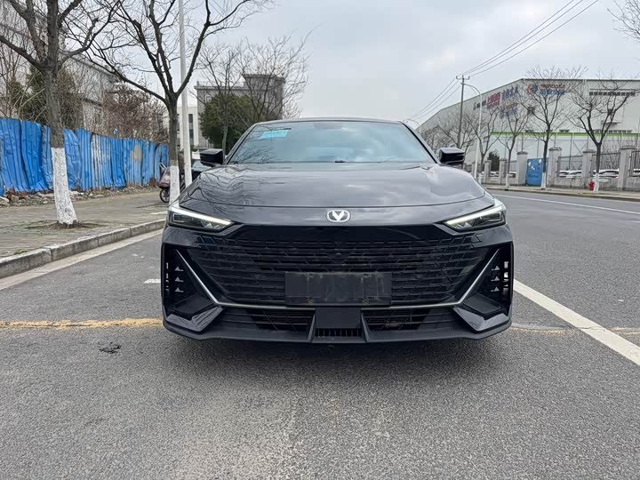 Фото 2 - Changan UNI-V