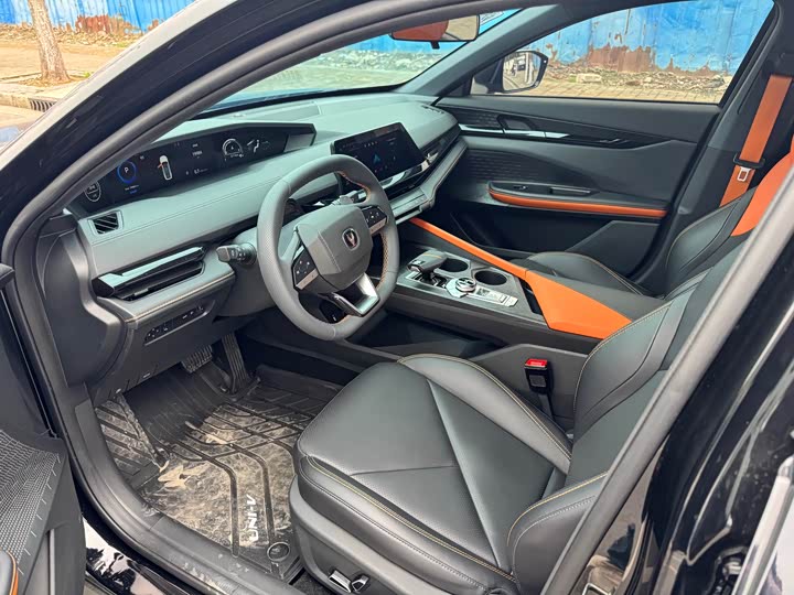 Фото 4 - Changan UNI-V