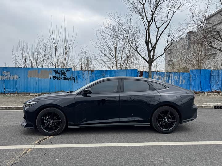 Фото 7 - Changan UNI-V