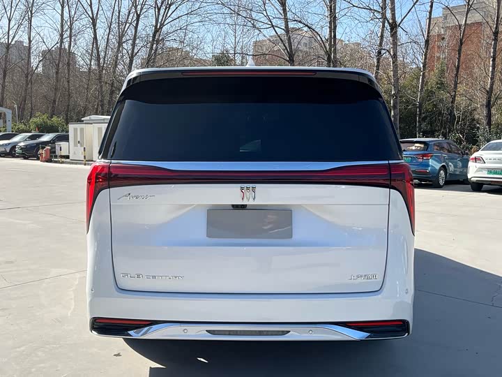 Photo 7 - Buick GL8 Century