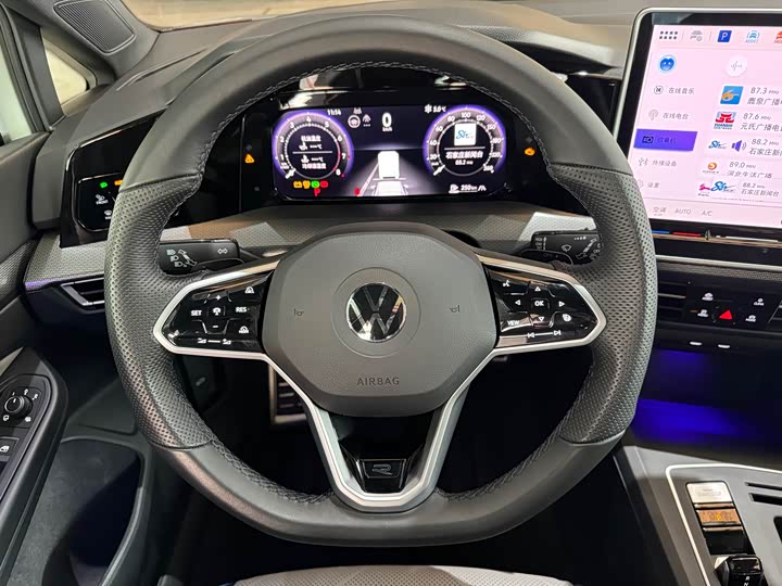 Фото 8 - Volkswagen Golf