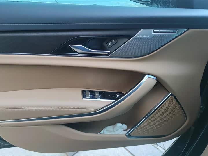 Фото 7 - Jaguar XF L