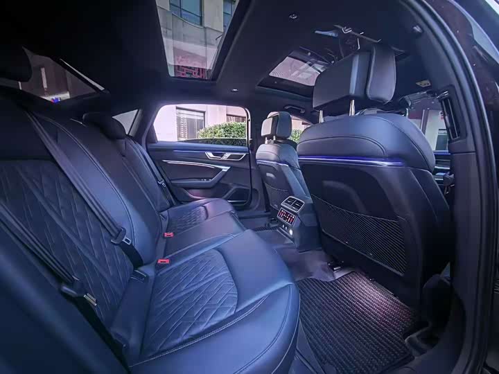 Фото 3 - Audi A6L