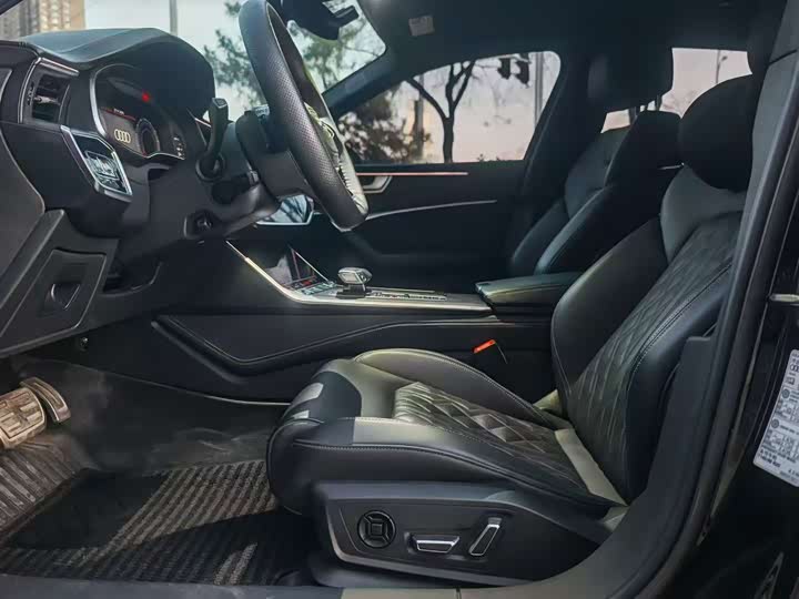 Фото 4 - Audi A6L