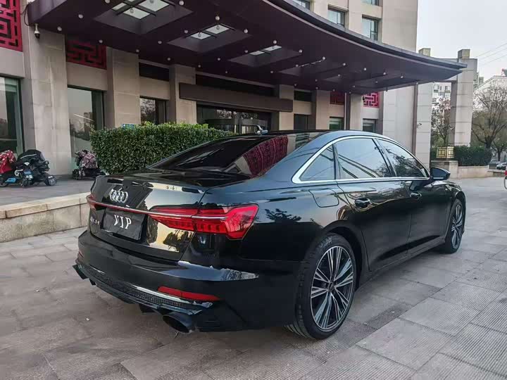 Фото 5 - Audi A6L