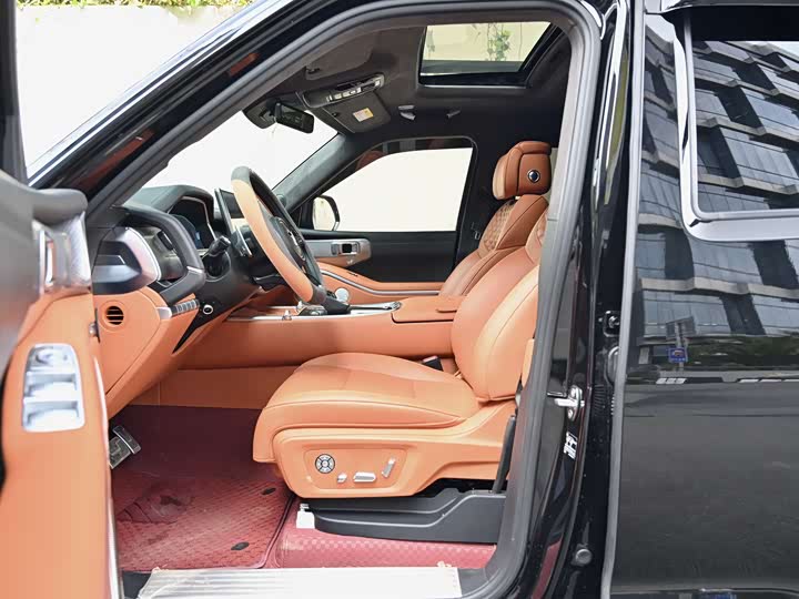 Фото 7 - Tank 700 Hybrid