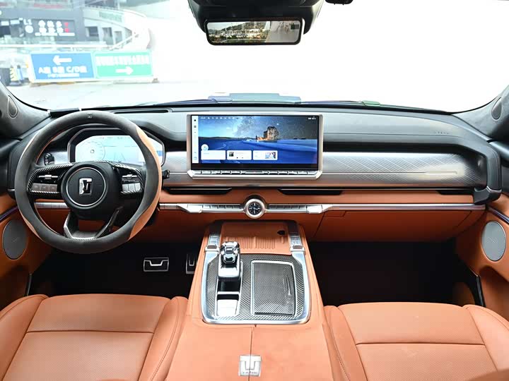 Фото 9 - Tank 700 Hybrid