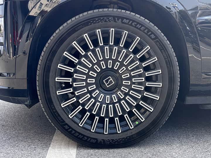 Фото 7 - Zeekr 9X