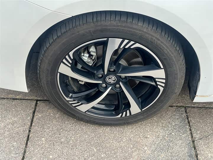 Фото 9 - MG Motor 6