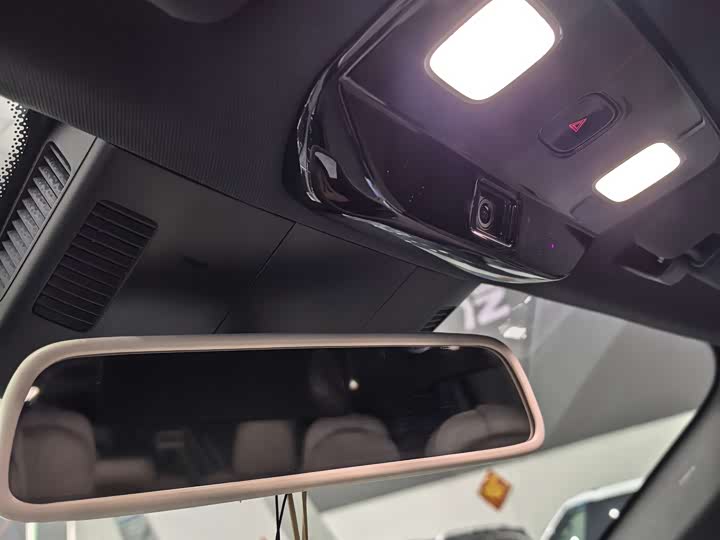 Фото 8 - LiXiang L9