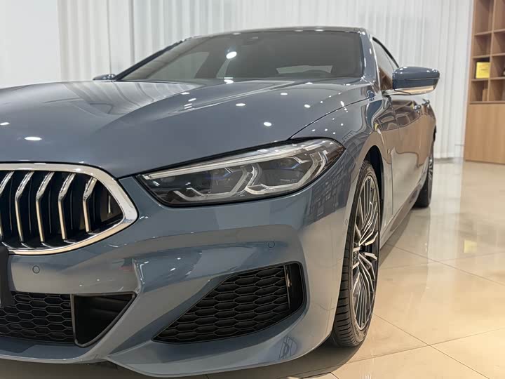 Photo 1 - BMW 8 Series