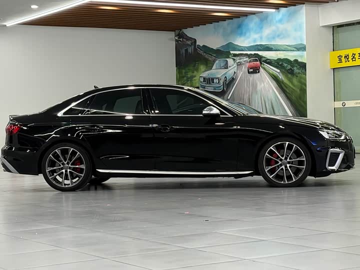 Фото 4 - Audi S4