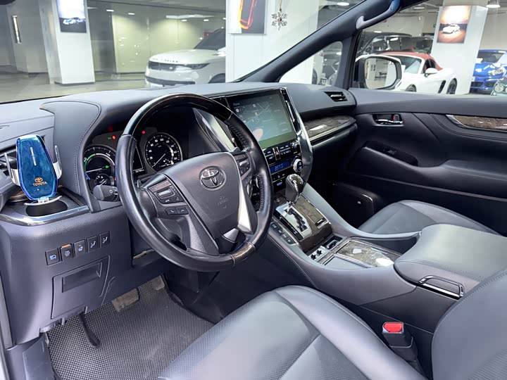 Photo 5 - Toyota Alphard