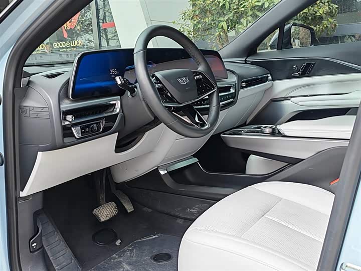 Фото 4 - Cadillac Lyriq