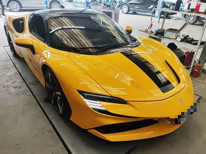 Photo 2 - Ferrari SF90