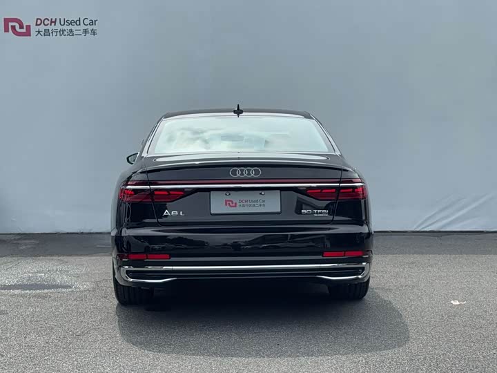 Фото 4 - Audi A8
