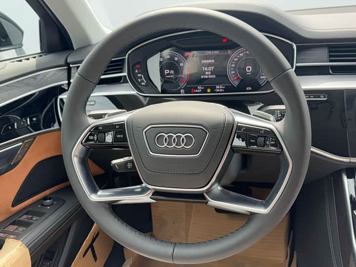 Фото 7 - Audi A8