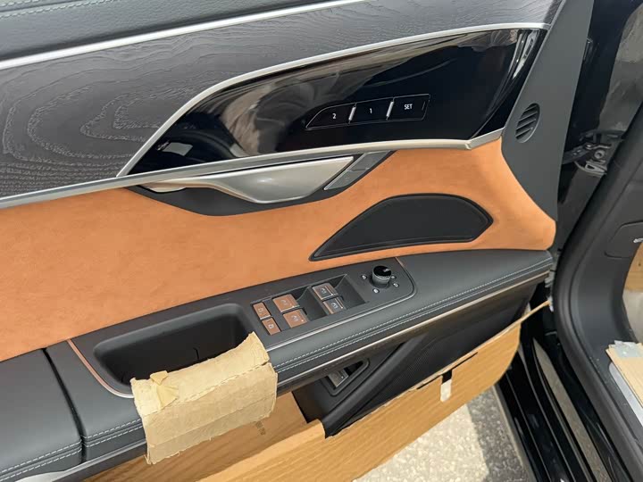 Фото 9 - Audi A8