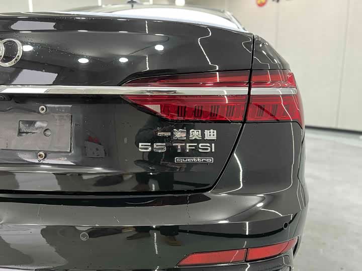 Фото 8 - Audi A6L