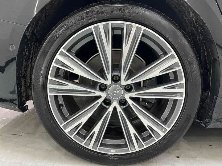 Фото 9 - Audi A6L