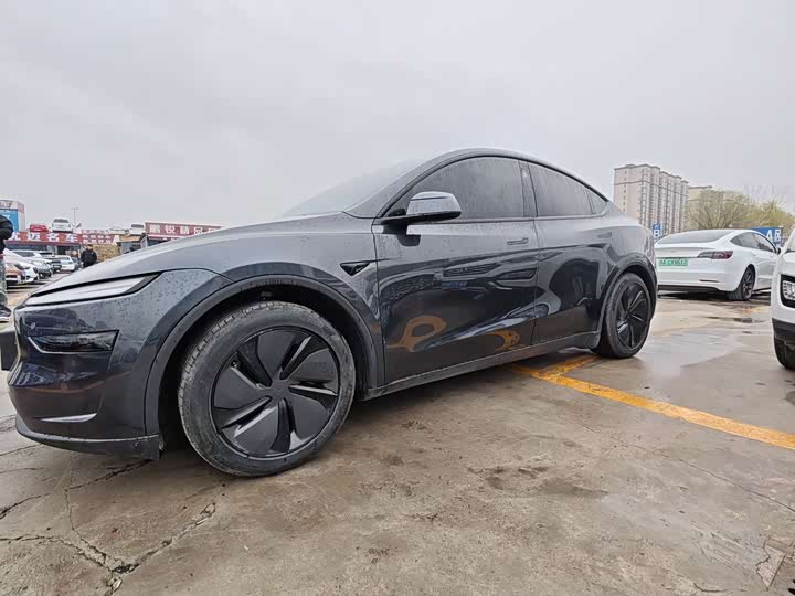 Photo 3 - Tesla Model Y