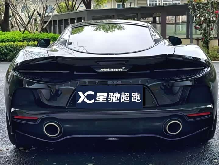 Фото 2 - McLaren GT
