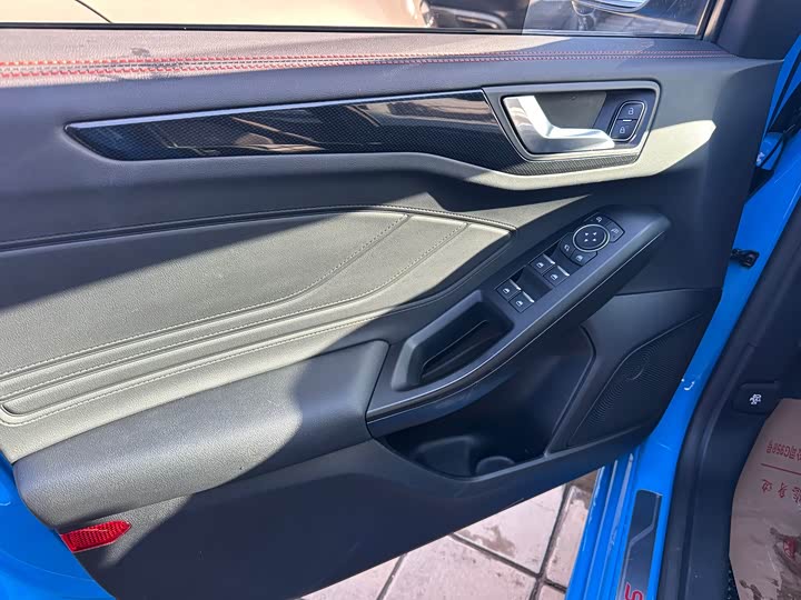 Photo 5 - Ford Focus