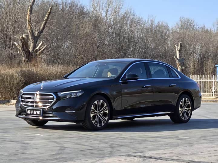 Фото 1 - Mercedes-Benz E-Class