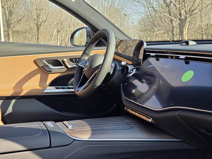 Фото 6 - Mercedes-Benz E-Class