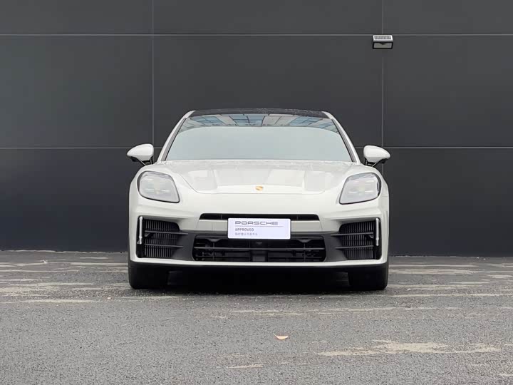 Фото 3 - Porsche Panamera